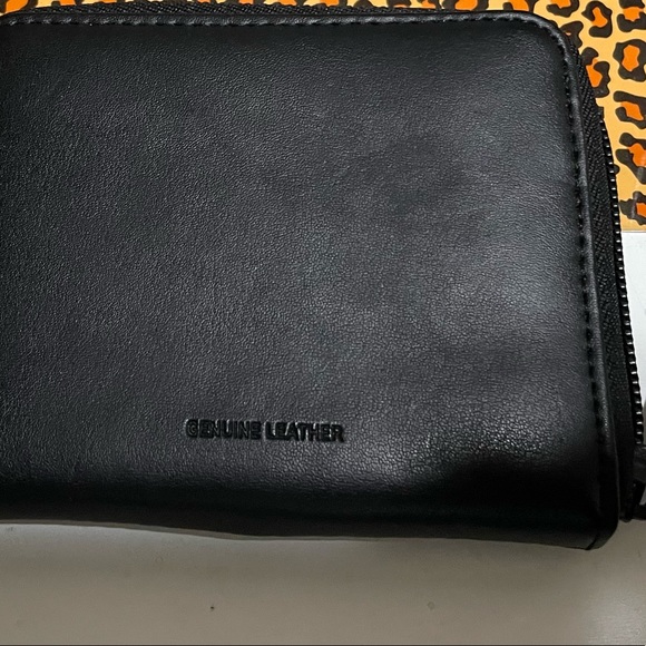 COPY - Kenneth Cole Reaction black wallet - Picture 4 of 5